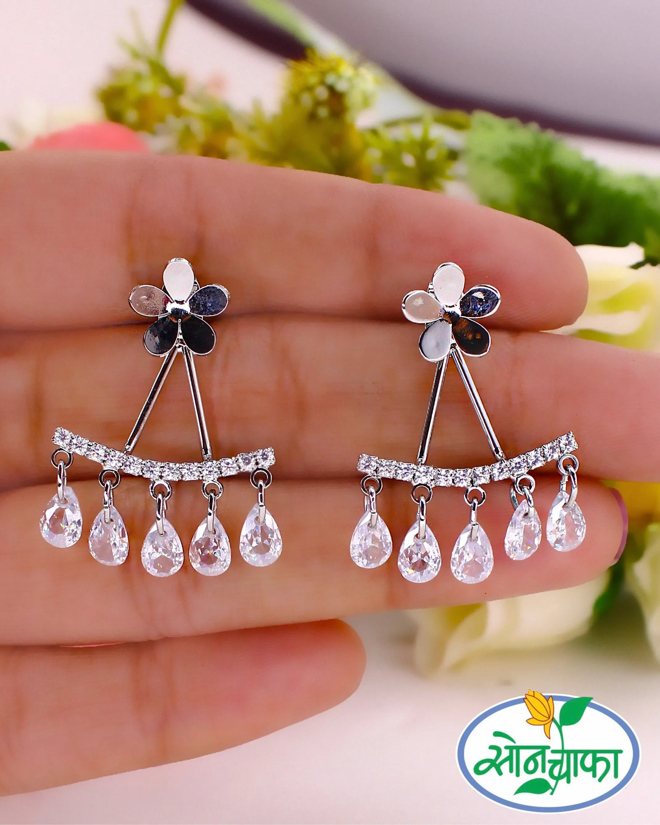 ARTISTIC FLORAL DIAMOND EARRINGS