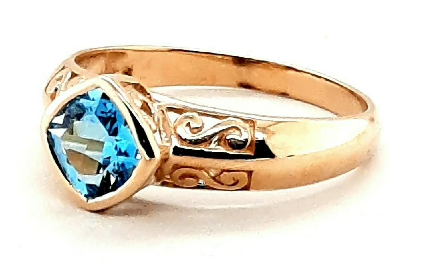 Blue Topaz & 9ct Yellow Gold Ring with Scroll Shoulders