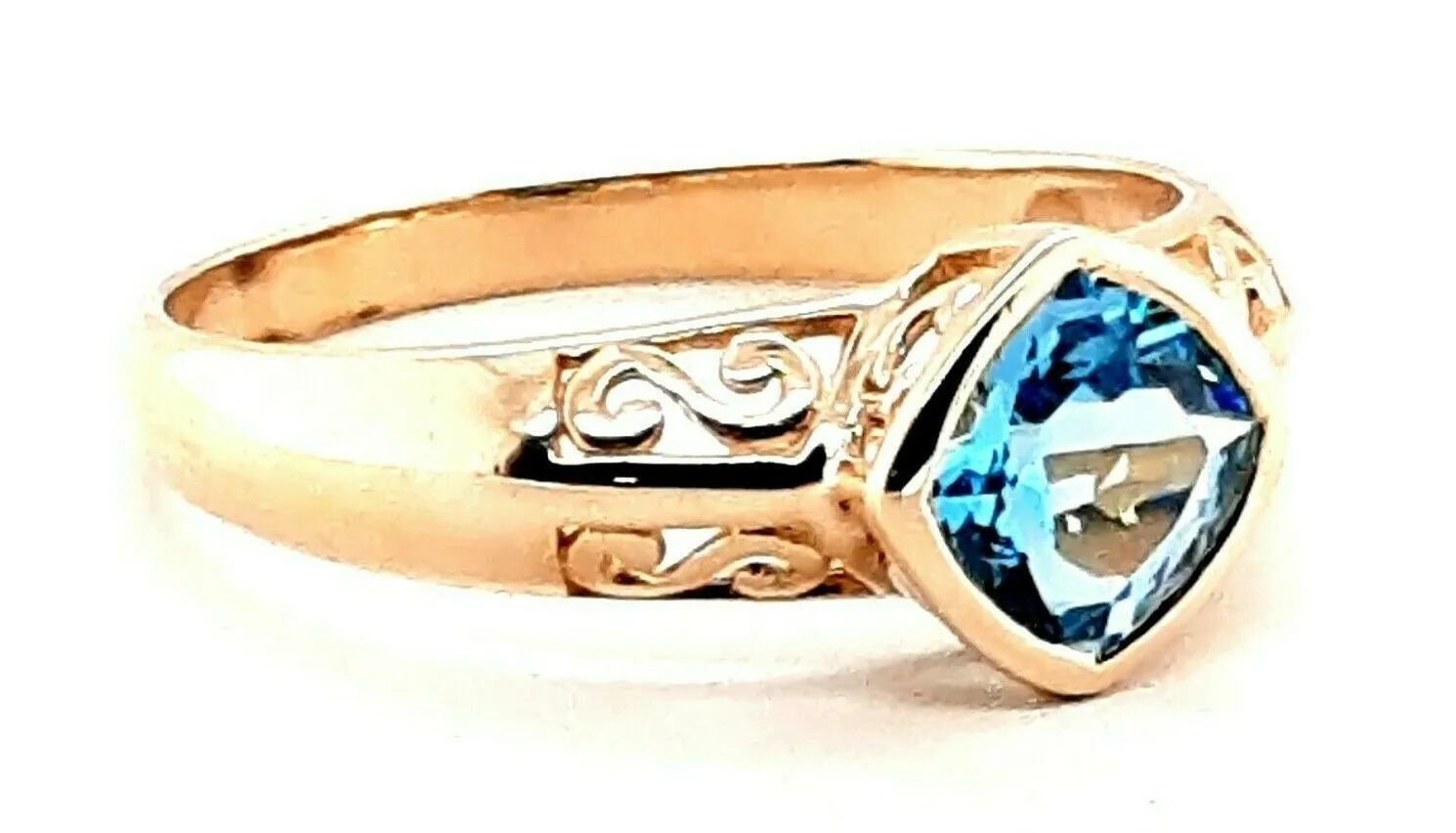 Blue Topaz & 9ct Yellow Gold Ring with Scroll Shoulders