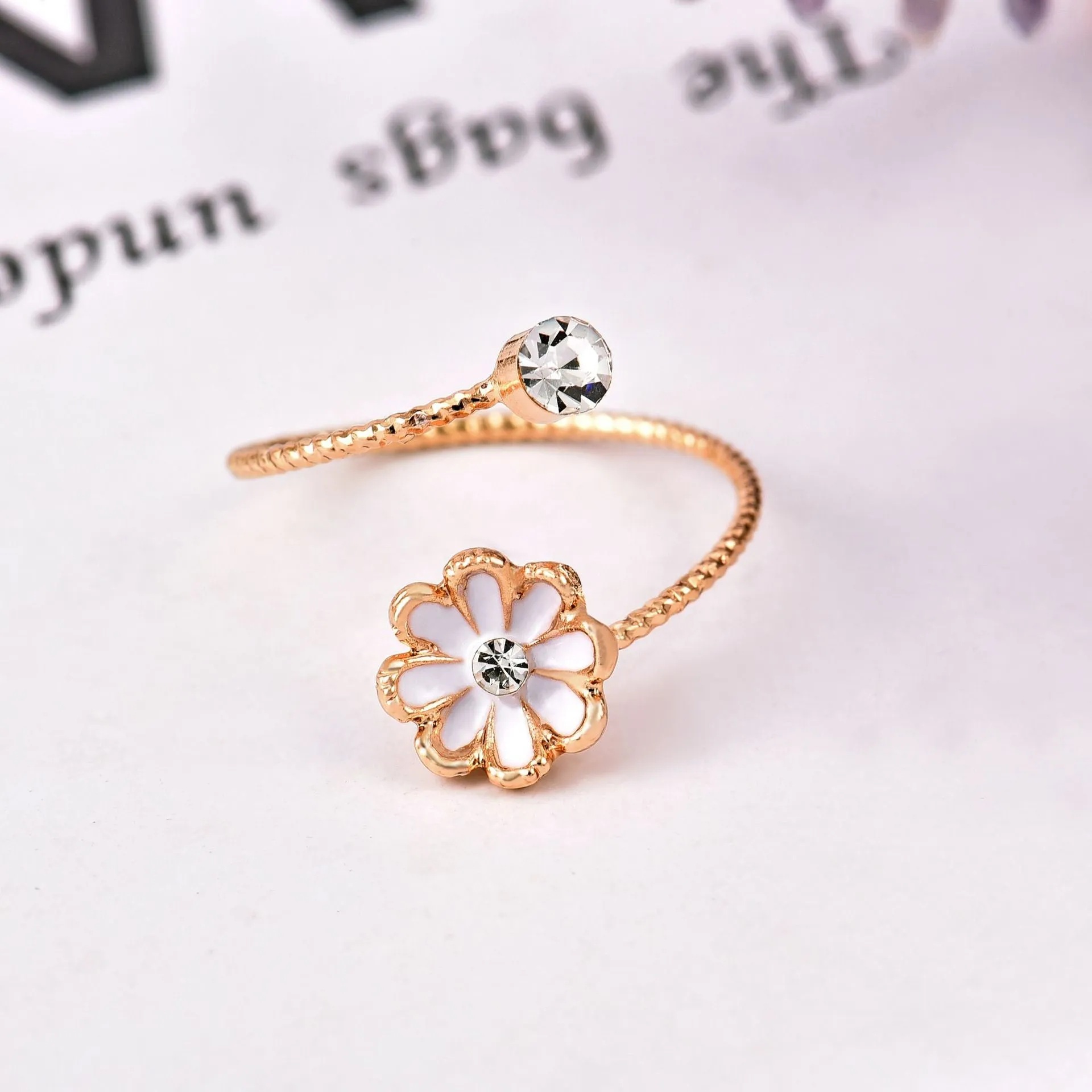 Daisy Flower rings 2022 korean fashion enamel White sunflower Vintage aesthetic Elegant Simple finger Rings for Women Jewelry