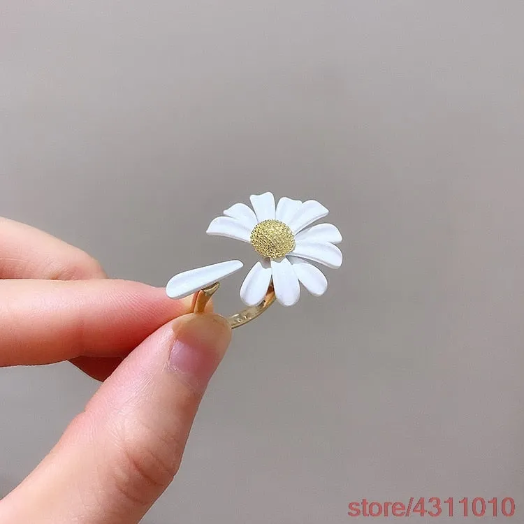 Daisy Flower rings 2022 korean fashion enamel White sunflower Vintage aesthetic Elegant Simple finger Rings for Women Jewelry