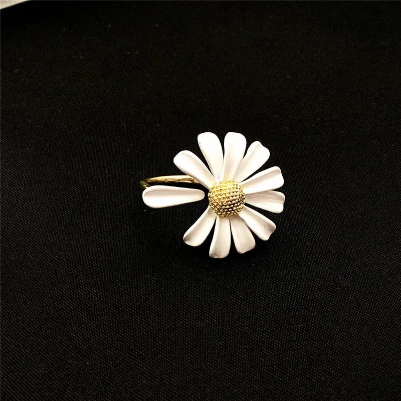 Daisy Flower rings 2022 korean fashion enamel White sunflower Vintage aesthetic Elegant Simple finger Rings for Women Jewelry