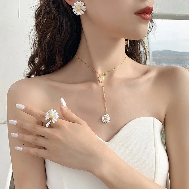 Daisy Flower rings 2022 korean fashion enamel White sunflower Vintage aesthetic Elegant Simple finger Rings for Women Jewelry