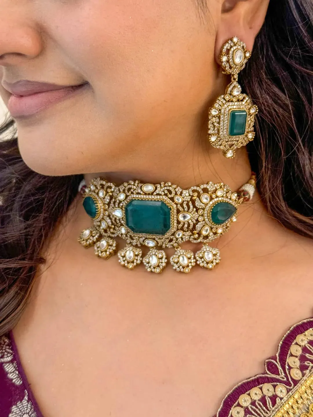 Elegant Green Color Choker Necklace Earring Set