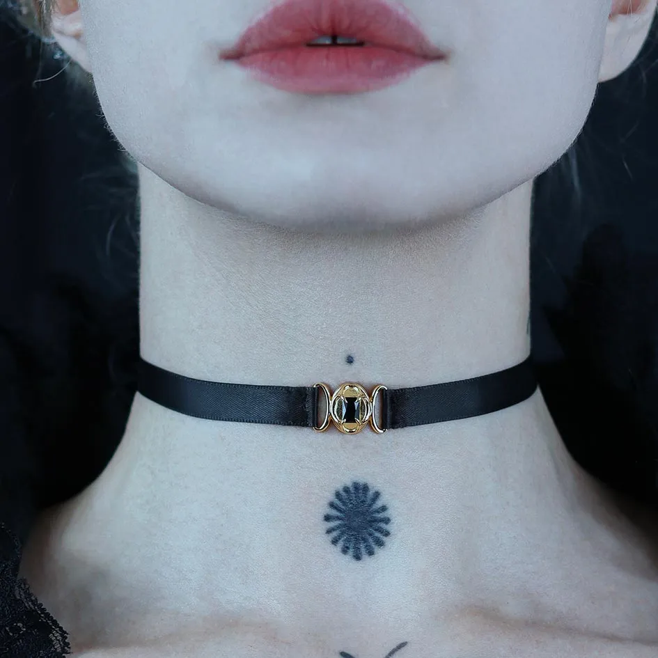 ELIZABETH. Black Spinel Tudor Satin Choker - Gold