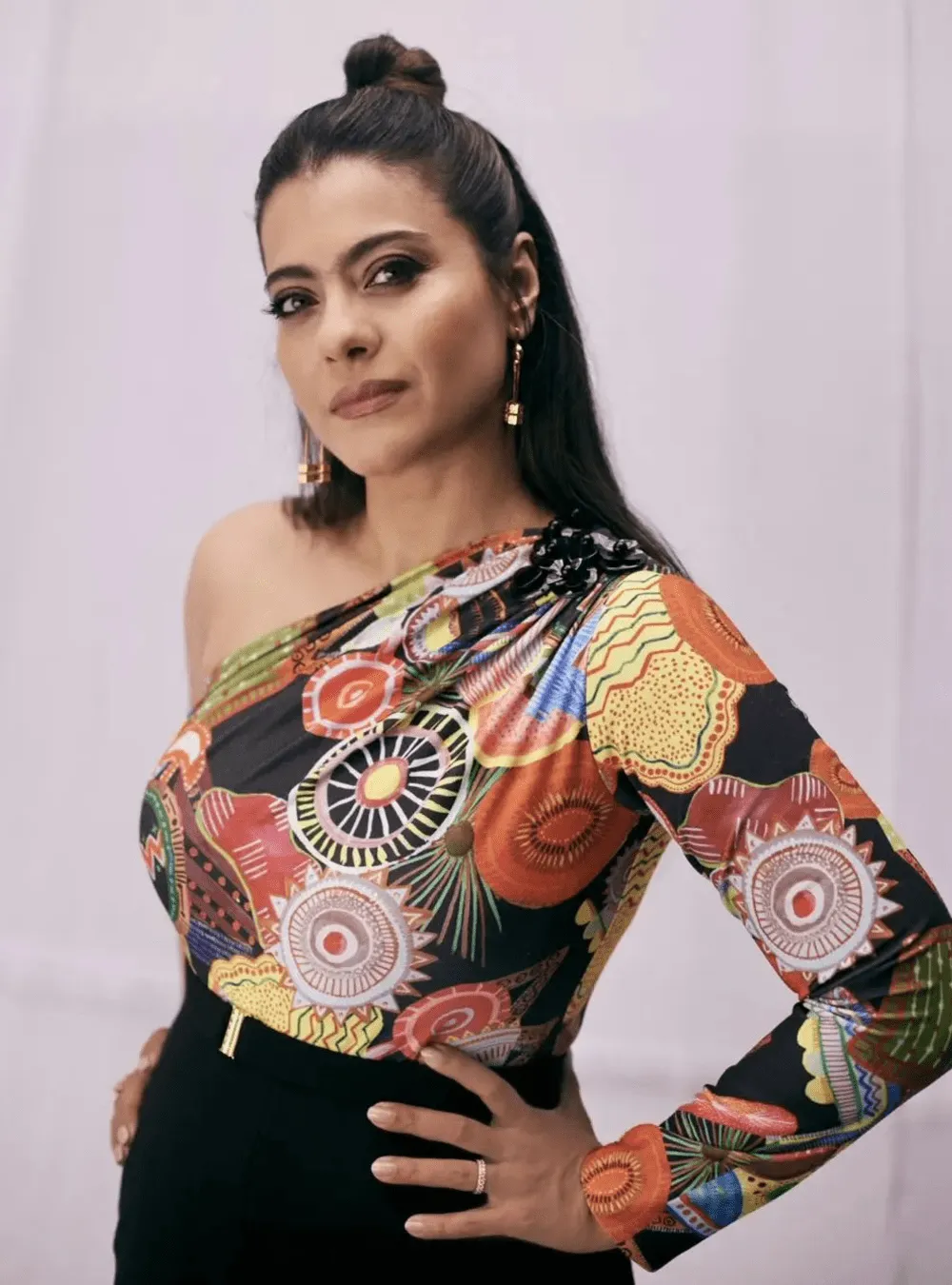 Kajol Wearing OH Poppi Bolt Drop Hoop Earrings