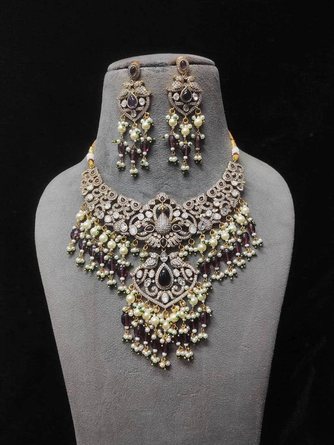 Kundan Studded Pendant Choker Set