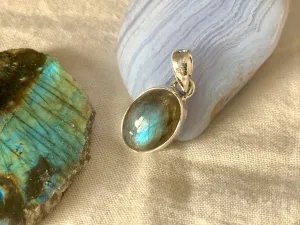 Labradorite Akoni Pendant - XSmall Oval