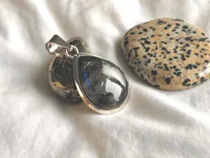 Labradorite Naevia Pendant - Small Teardrop