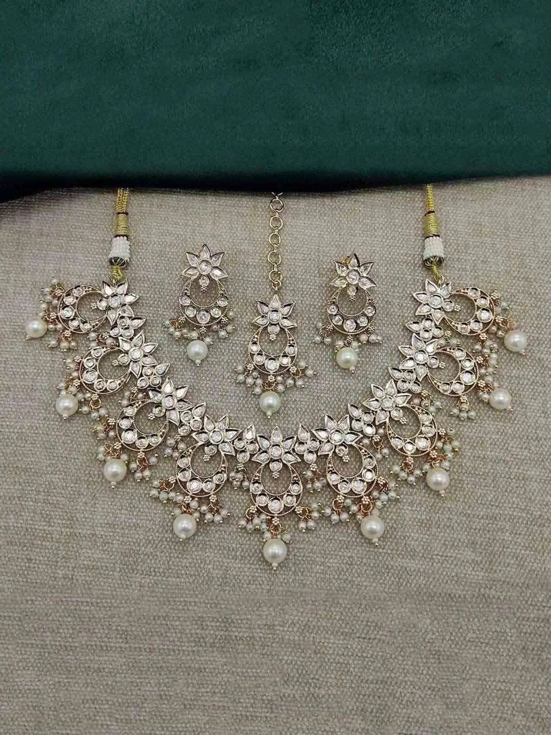 Pearl Kundan Choker