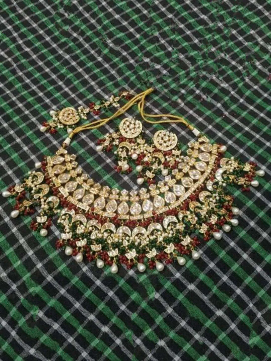 Red And Green Kundan Set