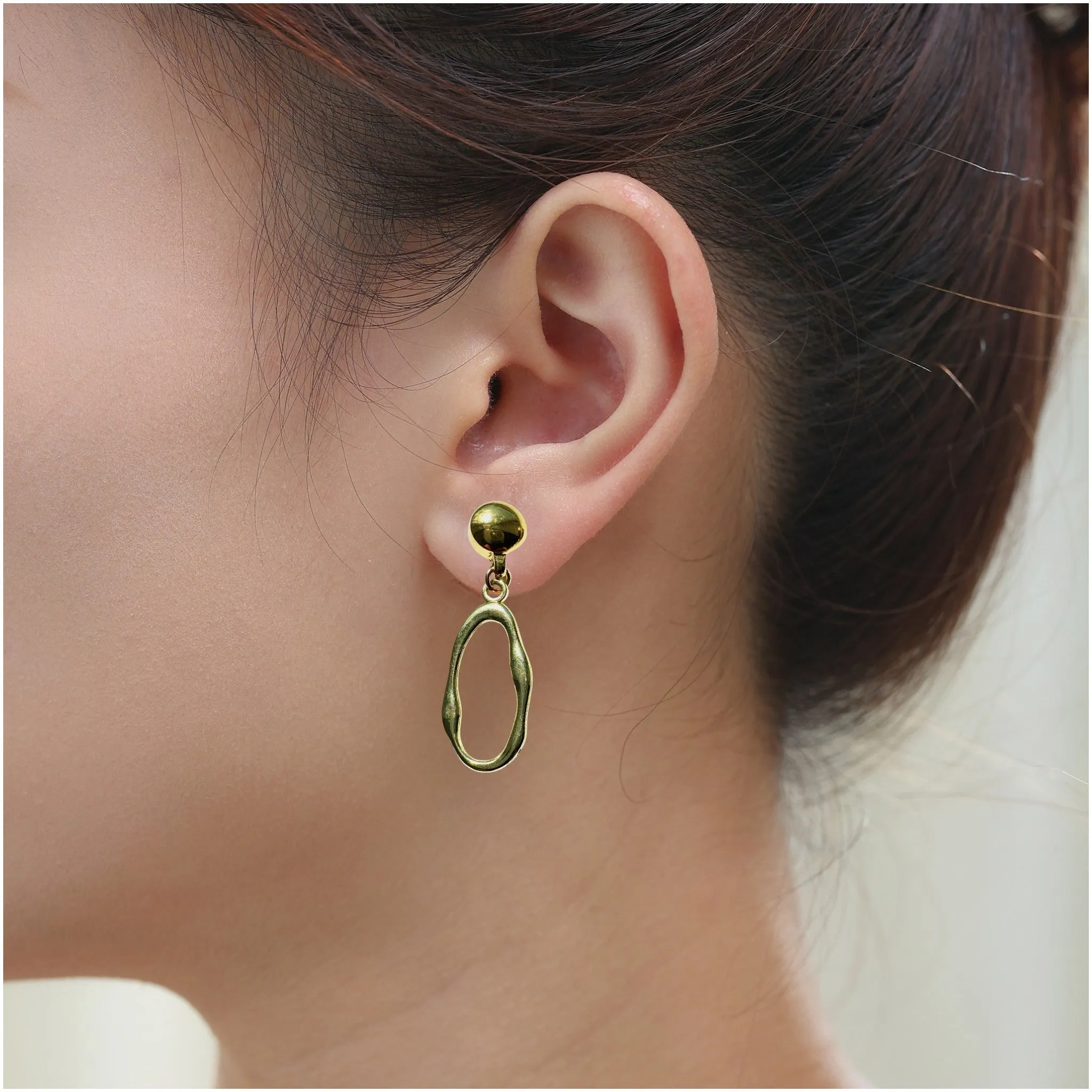 TI-GO Gold oblong loop earrings